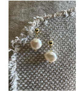 Pearl Studs Gold