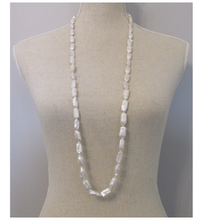 Load image into Gallery viewer, Pearl necklace Elongated
