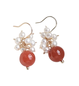 Agate with Pearls