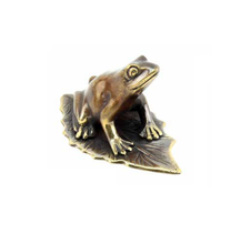 Load image into Gallery viewer, Brass Frog Small
